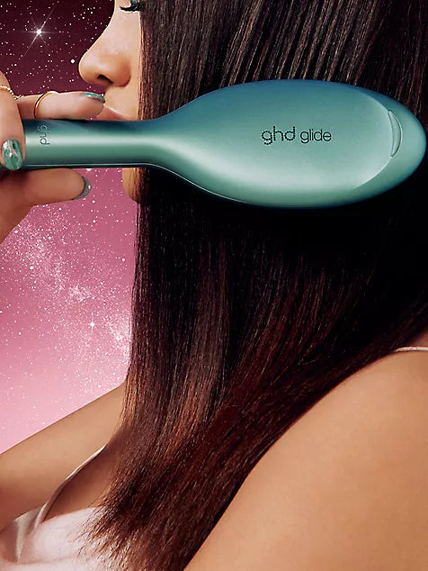 
            
                Load image into Gallery viewer, GHD Dreamland Glide Limited Edition - Alluring Jade
            
        
